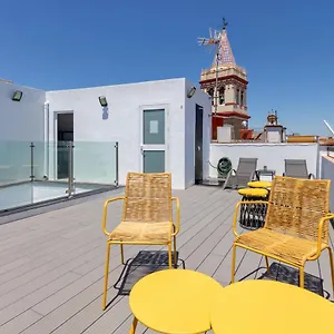 Apartment Nine O Clock San Luis Skyview, Seville